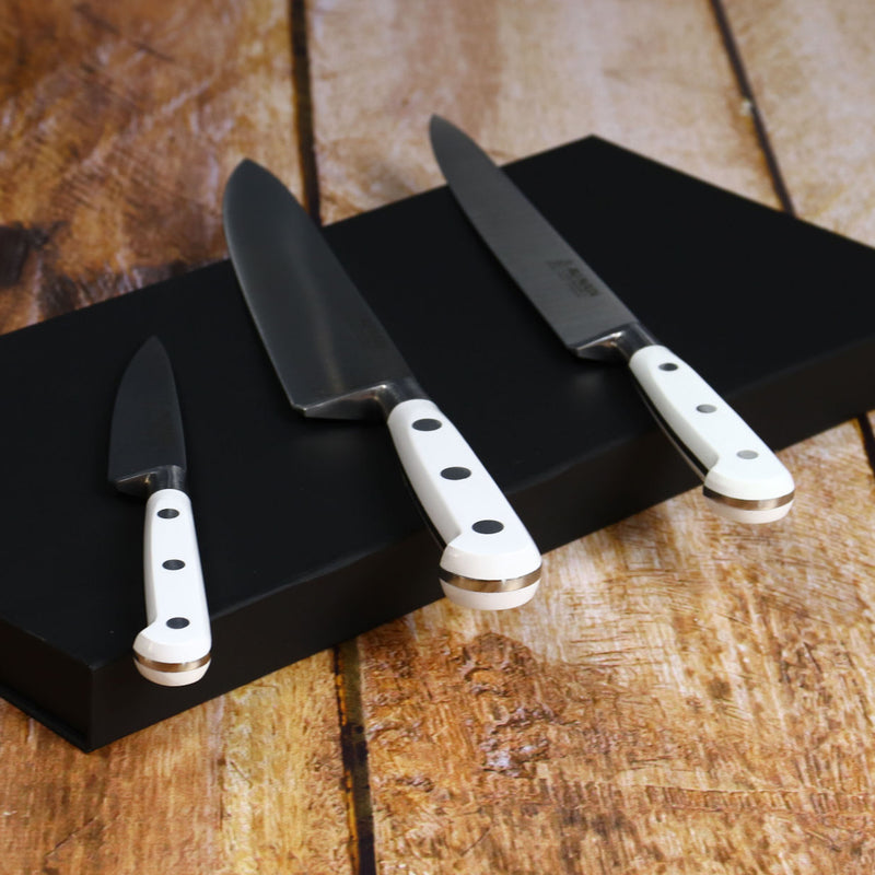 French Knife Set Au Nain on its black box